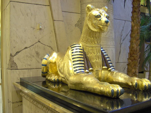 http://entodossitioscuecenhabas.files.wordpress.com/2010/09/7-arte-egipcio-esculturas-gatos.jpg